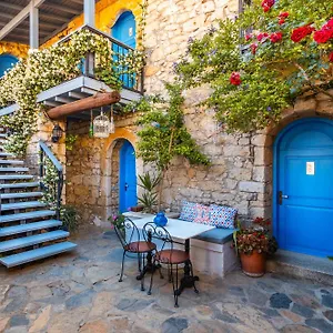 https://alacati-eski-ev-hotel.aegeanhotels.net